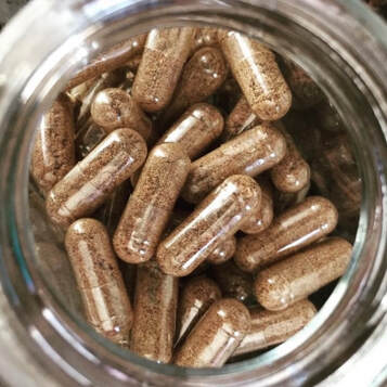 jar of vegan placenta capsules